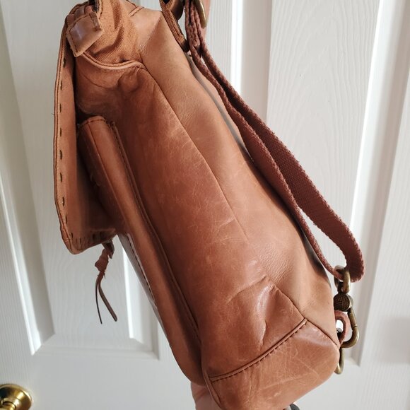 The Sak Ventura convertible backpack in tan/brown Embosses leather - Picture 6 of 14